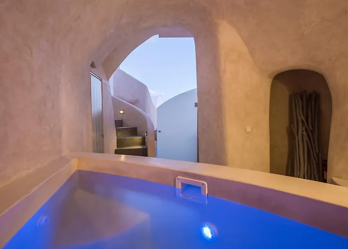 The Dream Santorini Oia (Santorini)