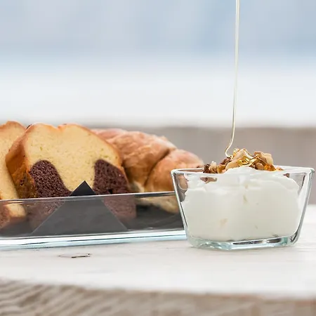 The Dream Santorini Oia (Santorini)