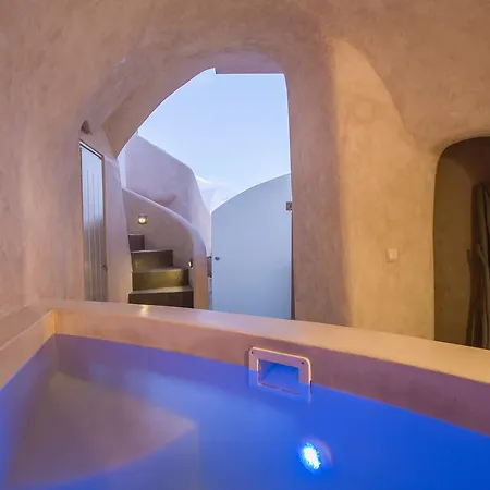 The Dream Santorini Oia (Santorini)