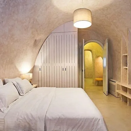 The Dream Oia (Santorini)